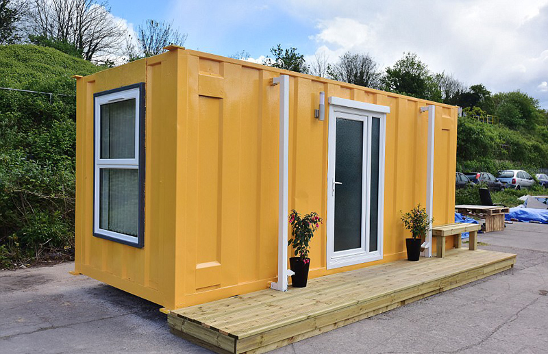 集裝箱也能當住宅？英國企業(yè)家創(chuàng)新改造，為流浪漢提供溫暖家園